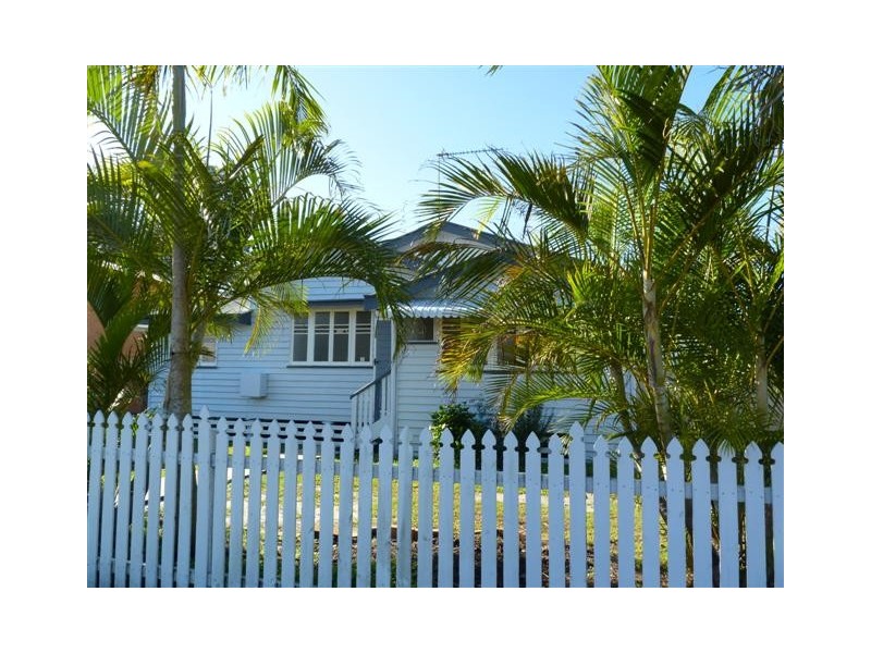 32 Pulgul St, Urangan QLD 4655