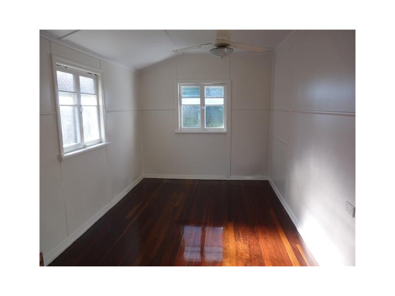 32 Pulgul St, Urangan QLD 4655