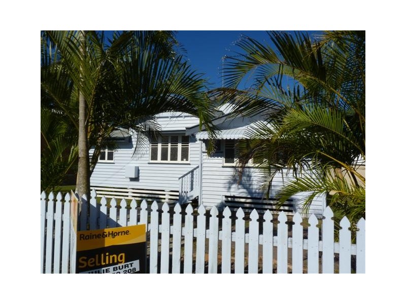 32 Pulgul St, Urangan QLD 4655