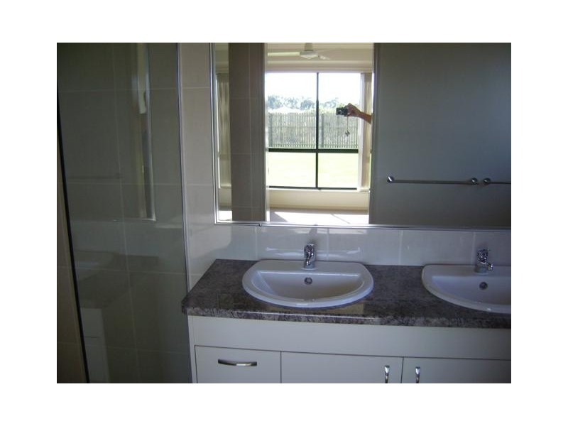 L216- No 11 Coventry Ct, Urraween QLD 4655