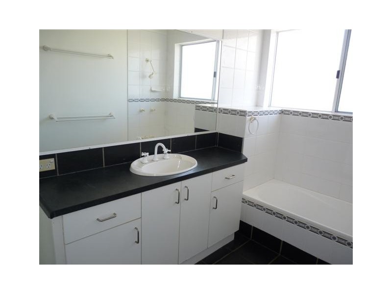 9 Golden Ct, Kawungan QLD 4655