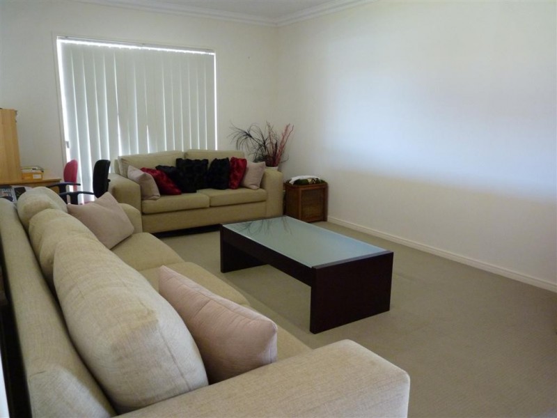 6 Lancaster Cct, Urraween QLD 4655