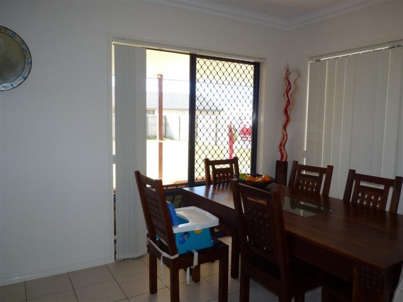 6 Lancaster Cct, Urraween QLD 4655