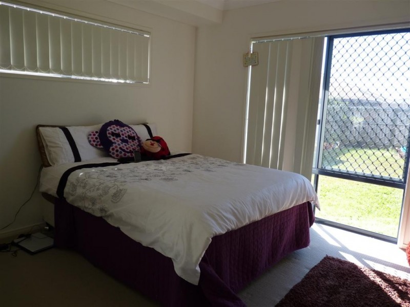 6 Lancaster Cct, Urraween QLD 4655