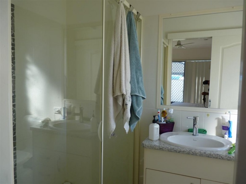 6 Lancaster Cct, Urraween QLD 4655