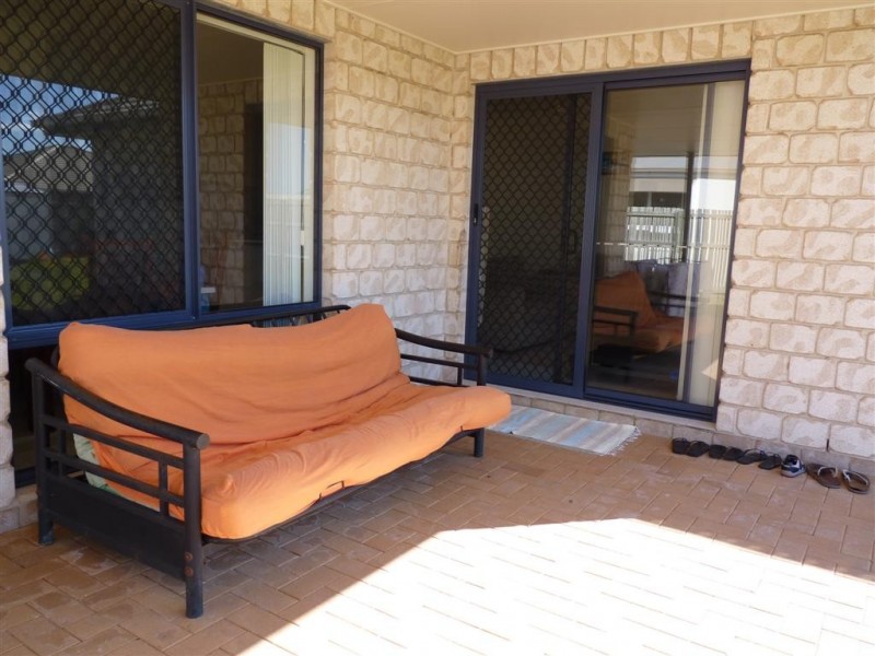 6 Lancaster Cct, Urraween QLD 4655