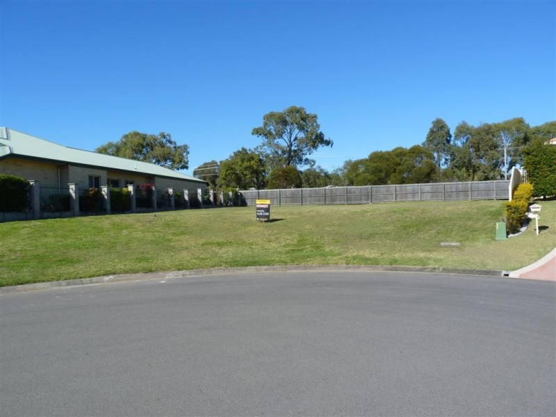 44 Harrison Cct, Urangan QLD 4655