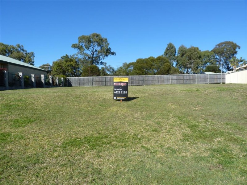 44 Harrison Cct, Urangan QLD 4655