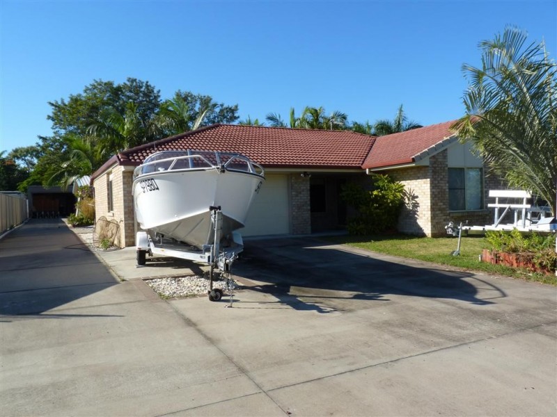 8 Franklin St, Urraween QLD 4655