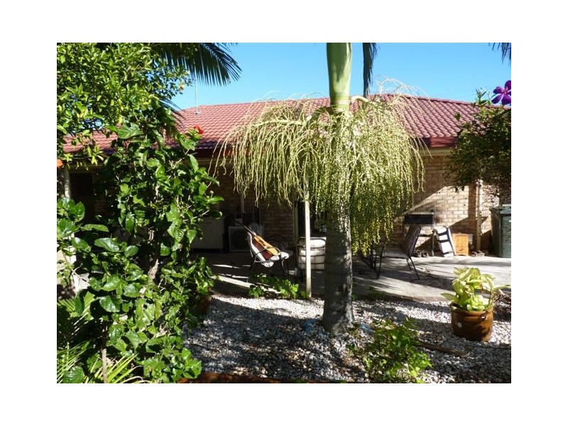 8 Franklin St, Urraween QLD 4655