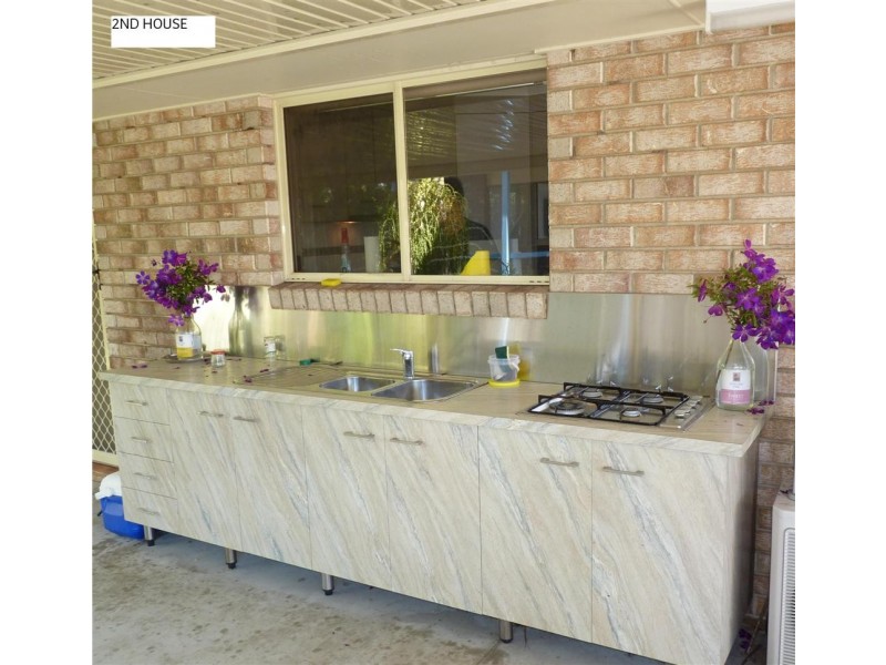 8 Franklin St, Urraween QLD 4655