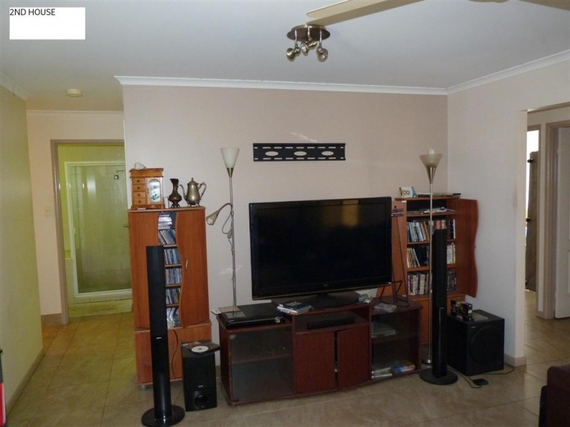 8 Franklin St, Urraween QLD 4655