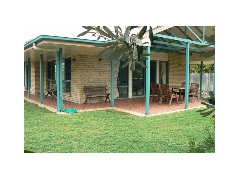 6 Pilot Street, Urangan QLD 4655