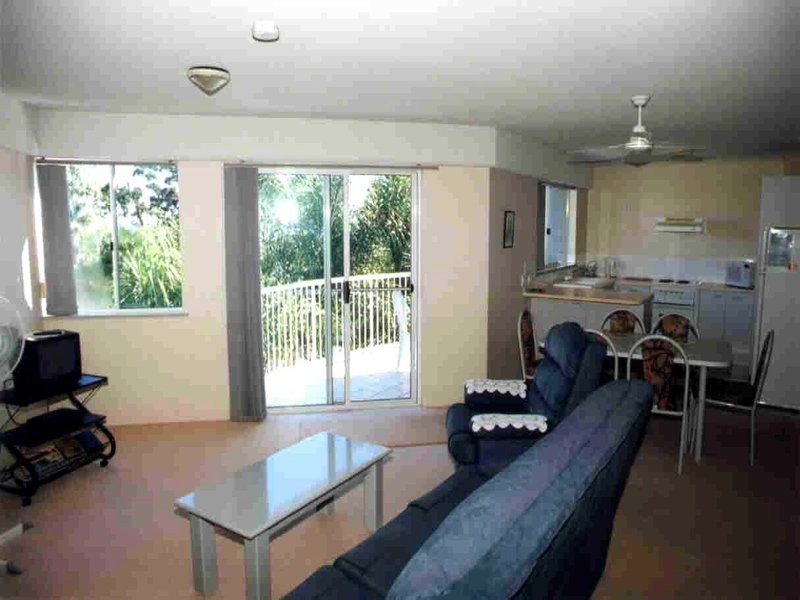 11/458 Esplanade, Torquay QLD 4655
