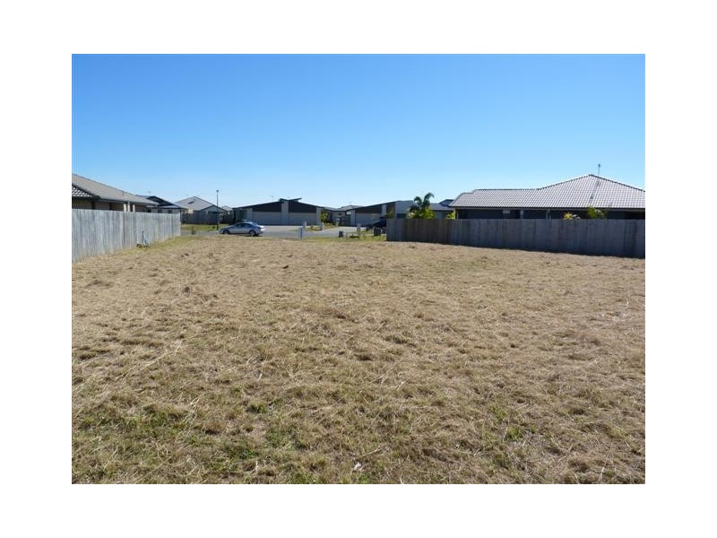 14 Golden Grove Ct, Eli Waters QLD 4655