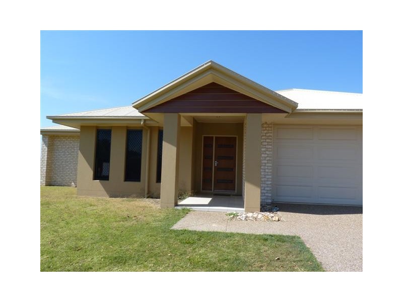 17 Clearwater Cre, Toogoom QLD 4655