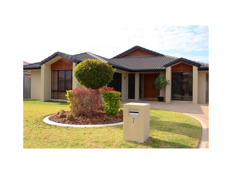 7 Gallery Ct, Kawungan QLD 4655