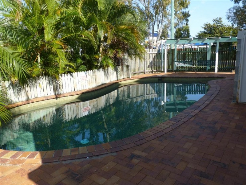 6/4 Pilot St, Urangan QLD 4655