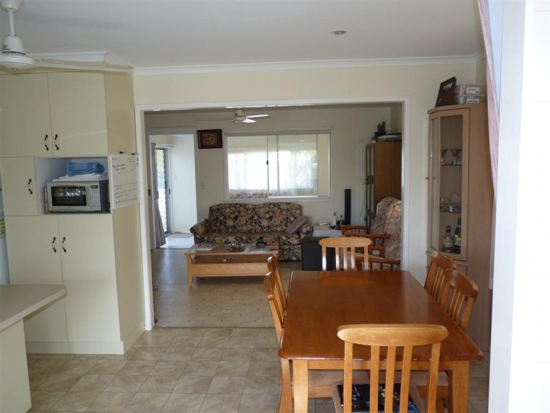 18 Minguin St, Scarness QLD 4655