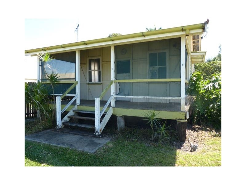 5 Gympie St, Torbanlea QLD 4662