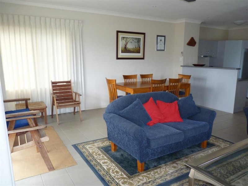 5/320 Esplanade, Scarness QLD 4655