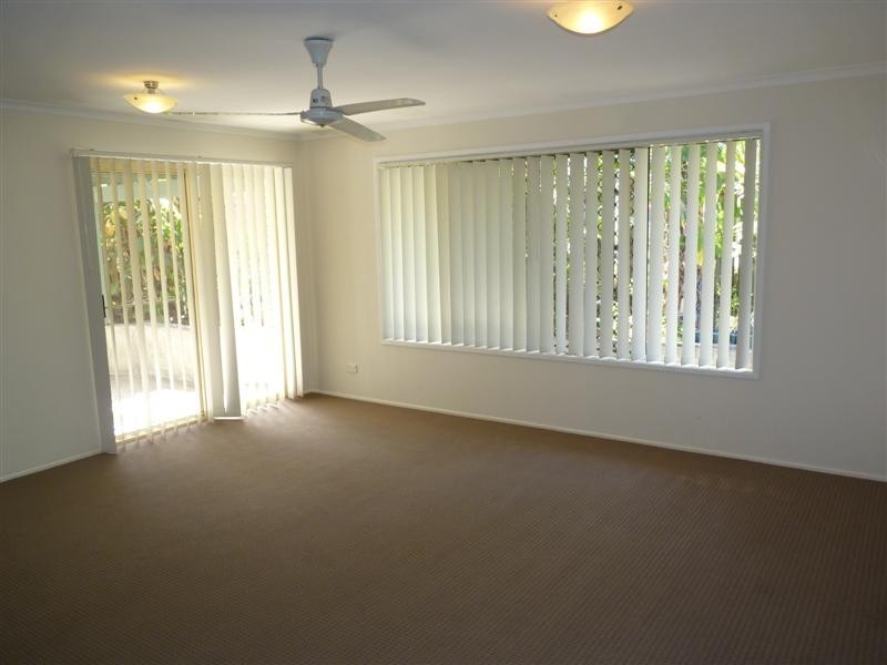 7 Banksia Park Dr, Scarness QLD 4655