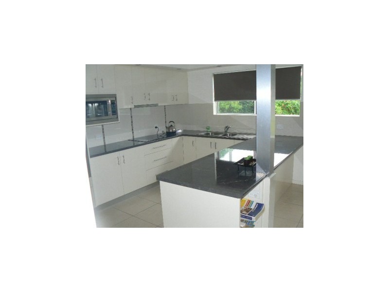 5 Hockley Lane, Urangan QLD 4655