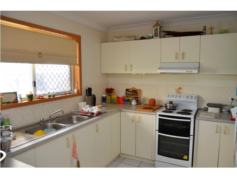 19 Ian Ave, Kawungan QLD 4655