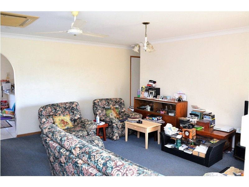 19 Ian Ave, Kawungan QLD 4655