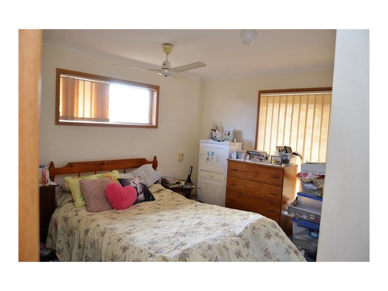 19 Ian Ave, Kawungan QLD 4655