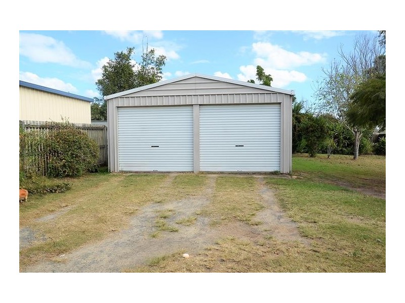 19 Ian Ave, Kawungan QLD 4655