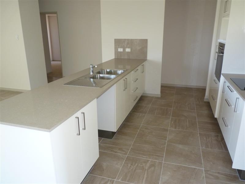 4 Duke Ct (L195), Urraween QLD 4655