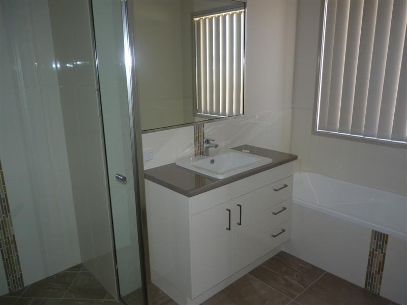 4 Duke Ct (L195), Urraween QLD 4655