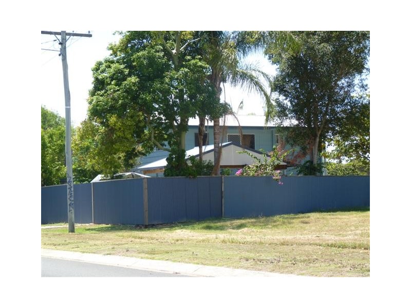 1 Gibbs St, Urangan QLD 4655