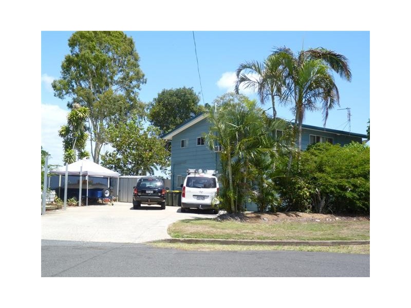 1 Gibbs St, Urangan QLD 4655