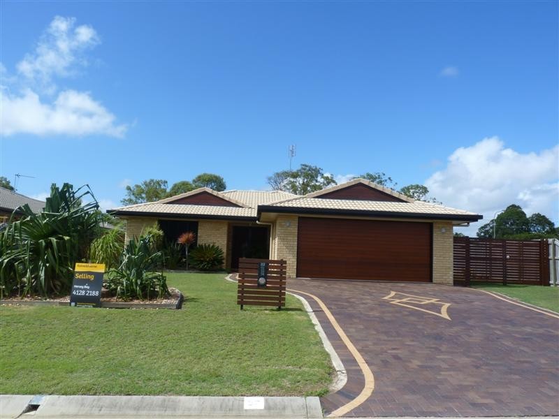 32 Harrison Cct, Urangan QLD 4655