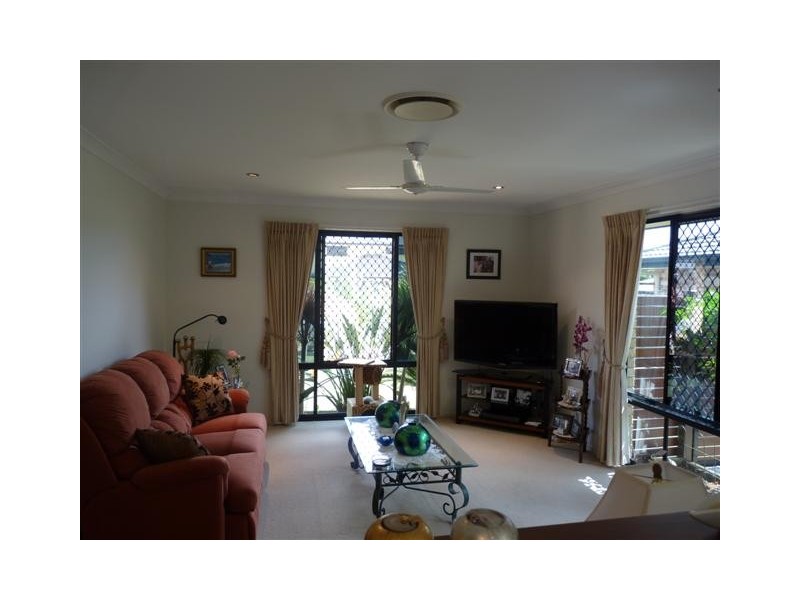 32 Harrison Cct, Urangan QLD 4655
