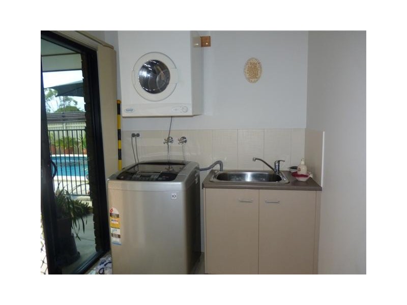 32 Harrison Cct, Urangan QLD 4655