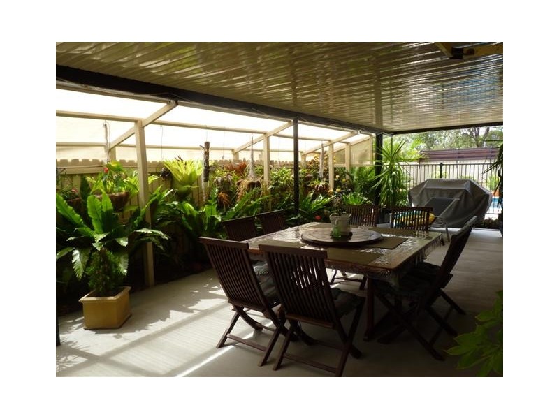 32 Harrison Cct, Urangan QLD 4655