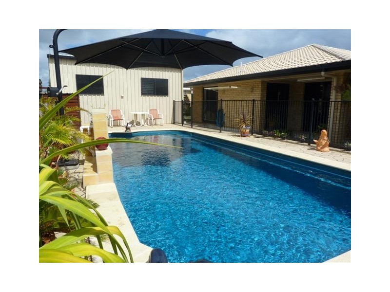 32 Harrison Cct, Urangan QLD 4655