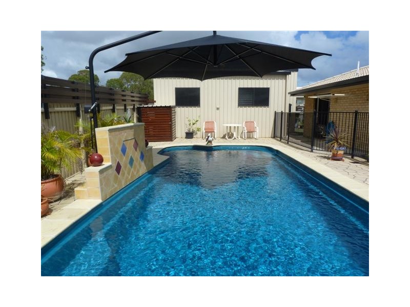 32 Harrison Cct, Urangan QLD 4655