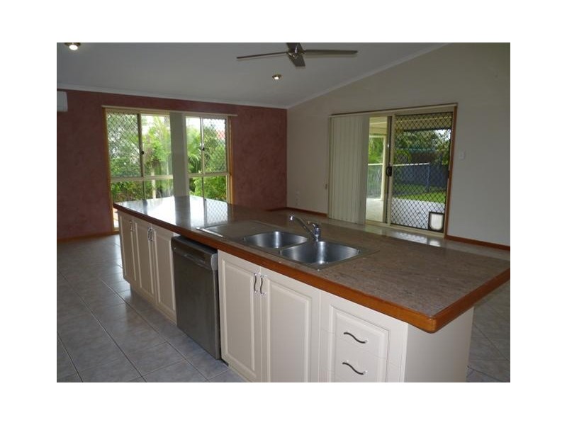 9 Stevens Cl, Kawungan QLD 4655