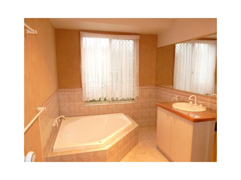 9 Stevens Cl, Kawungan QLD 4655