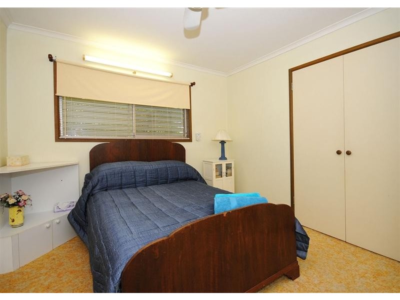 19 Limpus St, Urangan QLD 4655