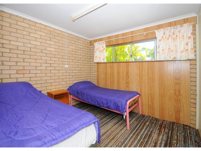 19 Limpus St, Urangan QLD 4655