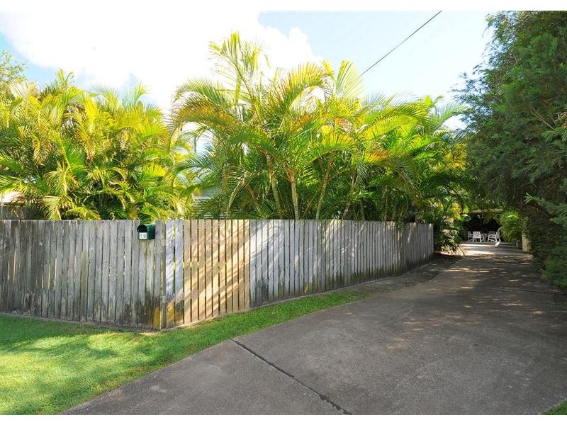 19 Limpus St, Urangan QLD 4655
