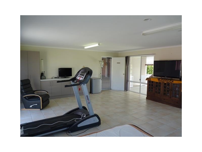 20 Barranjoey Dr, Sunshine Acres QLD 4655