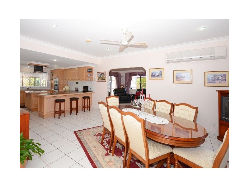 10 Cove Blvd, River Heads QLD 4655