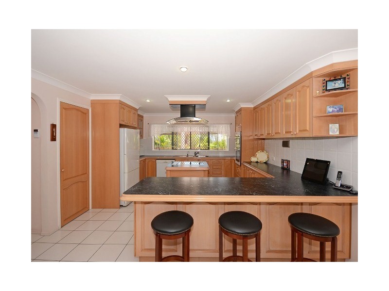 10 Cove Blvd, River Heads QLD 4655