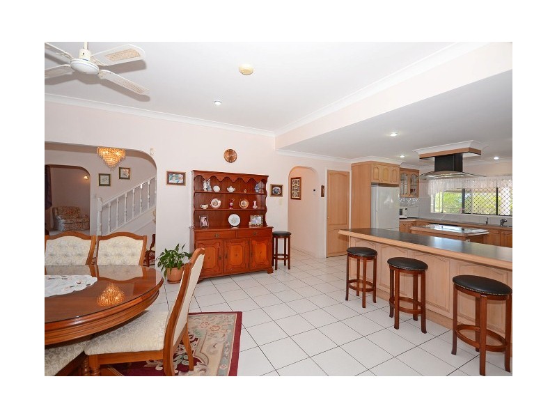 10 Cove Blvd, River Heads QLD 4655